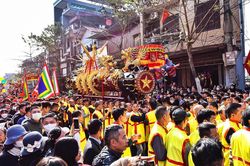 Tưng bừng lễ hội rước pháo làng Đồng Kỵ