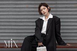Phụ kiện hàng hiệu làm nổi bật outfit tối giản