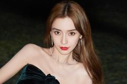 Angelababy bị quay lưng