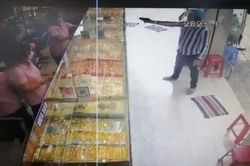 Dùng súng cướp tiệm vàng ở Sóc Trăng vào mùng 5 Tết