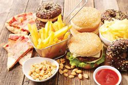 WHO cảnh báo về loại chất độc hại có trong nhiều món ăn quen thuộc