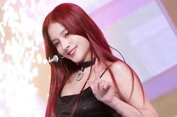 Nhóm nhạc của Nancy tan rã