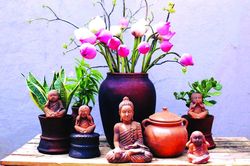 Gốm Chăm truyền thống lên mạng