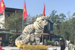 Nghệ nhân làm tượng mèo nổi tiếng Quảng Trị được tặng Bằng khen