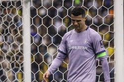 Ronaldo bị HLV Al-Nassr trách cứ sau trận thua