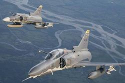 Giá rẻ, tính năng cao nhưng vì sao tiêm kích Kfir nâng cấp không thể cạnh tranh với F-16?