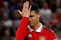 Ronaldo đứng ngoài top 50 cầu thủ hay nhất thế giới
