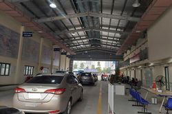 Xe ô tô đi đăng kiểm ở Hà Nội đông, TP.HCM 'hạ nhiệt'
