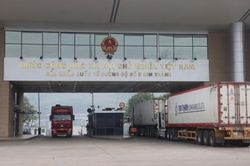 Cửa khẩu Lào Cai thông quan khoảng 9.000 tấn nông sản trong dịp Tết Quý Mão 2023