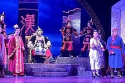 Như hoa mùa xuân