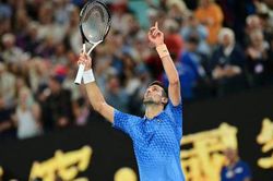 Djokovic đánh bại Tsitsipas, vô địch Úc mở rộng 2023