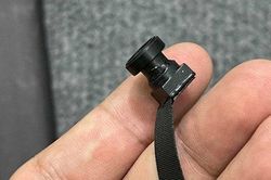 Phát hiện camera quay lén ở một chỗ không ngờ trong phòng ngủ, em vợ sụp đổ khi biết anh rể chính là thủ phạm