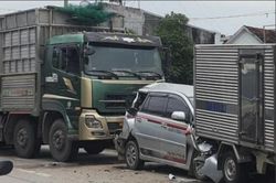 Quảng Ngãi: 5 ô tô tông liên hoàn khi dừng đèn đỏ