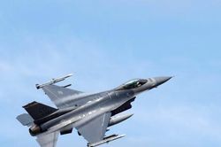 Tổng thống Mỹ Biden tuyên bố không cung cấp tiêm kích F-16 cho Ukraine