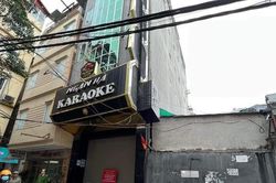 Hà Nội: Đề xuất xử phạt gần 200 triệu, tước giấy phép quán karaoke cho múa thoát y