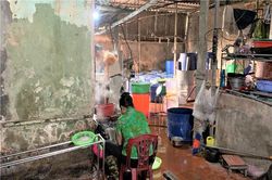Xử phạt chủ xưởng bún hoạt động không phép, xả thải gây ô nhiễm