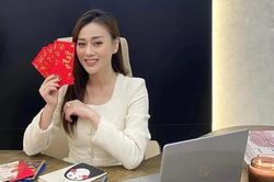Phương Oanh khoe thiệp hồng đầu năm khiến dân mạng dậy sóng