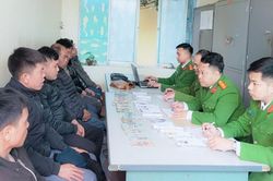 Bắt quả tang 7 'con bạc' đang tập trung 'sát phạt' nhau
