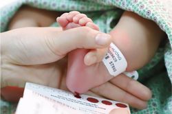 Bộ Y tế: Bố trên 45 tuổi, mẹ ngoài 35 có nguy cơ sinh con bị khuyết tật