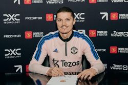 Man Utd ra mắt tân binh cuối cùng ở phiên chợ đông