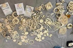 Hà Nội: Bắt nam thanh niên buôn bán sản phẩm ngà voi qua mạng