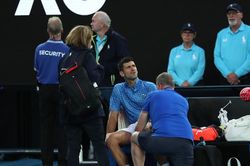 GĐĐH Australian Open - Craig Tiley tiết lộ: Novak Djokovic bị đau thật, phải thi đấu với vết rách gân kheo dài 3 centimet