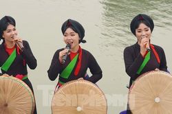 Đi 160 km để xem hội Lim