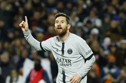 Mbappe đá hỏng 11m, Messi giúp PSG thắng rửa mặt