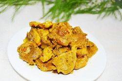 Cách làm thịt kho nghệ vàng ươm cho bữa cơm gia đình