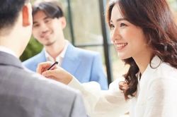 Món quà của anh trai khiến vợ chồng tôi bối rối