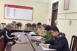 Tài xế say xỉn, đánh rạn xương ngón tay công an