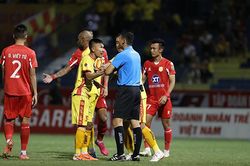 Kết quả bóng đá Khánh Hòa 1-2 Thanh Hóa: Tân binh gục ngã trong ngày mở màn