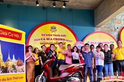 Chương trình 'Mua cá Sea Crown ngay, nhận quà mỗi ngày' trao giải thưởng cho khách hàng
