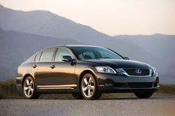 Lexus triệu hồi 64 xe hạng sang vì nguy cơ rò rỉ nhiên liệu