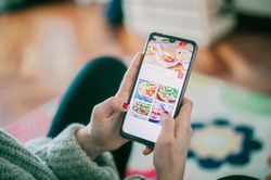 Người tiêu dùng Châu Á có xu hướng dùng điện thoại nhiều hơn cho hoạt động giải trí