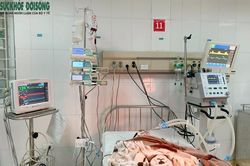 Bé gái 7 tuổi phải cắt bỏ gần hết ruột do bị xoắn ruột hoại tử