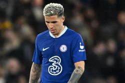 Tiền vệ 121 triệu euro đá chính trong trận hòa của Chelsea