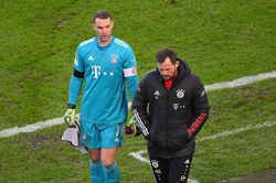 Neuer công khai chỉ trích Bayern