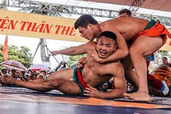 Gay cấn đô vật Hoàng Văn Nam hạ gục các 'đối thủ' trong vòng 10 phút để trở thành Đô lực sĩ