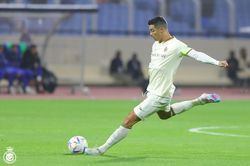 Ronaldo ghi bàn đầu tiên ở giải Saudi Arabia