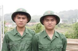 Hòa Bình: Hai anh em sinh đôi tình nguyện viết đơn nhập ngũ