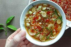 Hải sản ngon một phần nhờ nước chấm, mách chị em cách pha nước chấm hải sản ngon như ngoài hàng