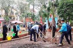 Tuổi trẻ Hoàng Mai tích cực hưởng ứng Tết trồng cây Xuân Quý Mão 2023