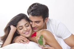 20 tuổi, gái trẻ khóc nghẹn ôm 'món quà' cay đắng vì trót tin lời đường mật của ông chủ đa tình