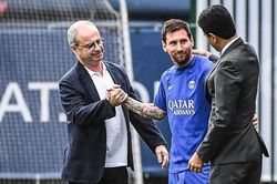 Messi quát sếp bự PSG khi vào phòng thay đồ chỉ đạo