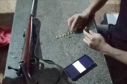 Bắt giữ nghi can dùng súng thể thao bắn chết người