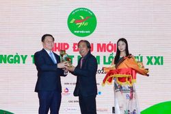 Trưởng Ban Tuyên giáo Trung ương: Thực tiễn đòi hỏi nhà thơ tiếp tục tham gia tích cực vào đời sống xã hội
