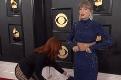 Taylor Swift lên tiếng bảo vệ khi nhân viên bị phóng viên la hét xua đuổi trên thảm đỏ Grammy 2023