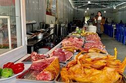Chó, mèo, bê... xảo thuật thành đặc sản thú rừng!