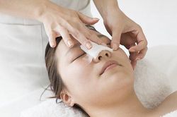 Nâng mũi về già có sao không?